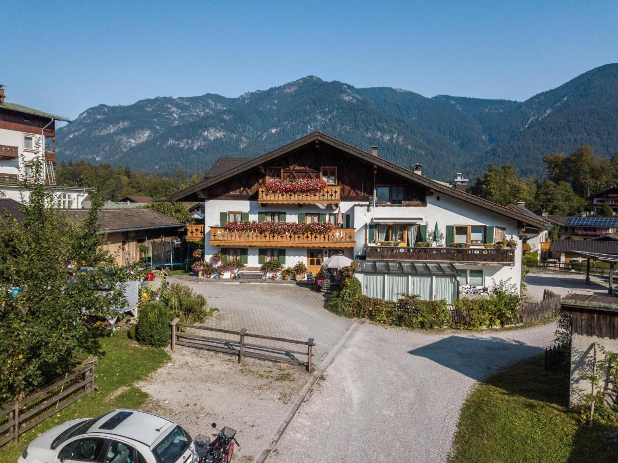 Ferienwohnung Zugspitze 그라이나우 외부 사진
